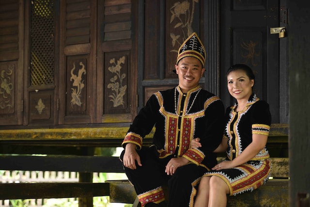 Traditional-Costume-of-Dusun-Ethnic-from-Sabah-Borneo