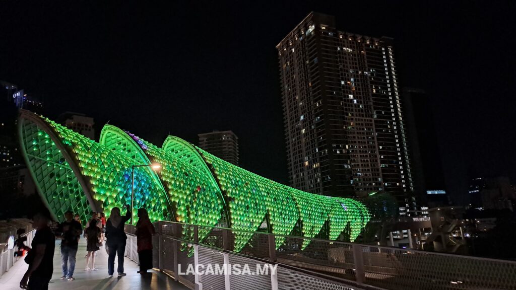 Saloma Link Bridge have changing LED lights that add to its aesthetic values