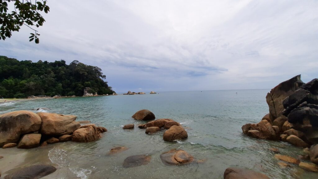 teluk-cempedak-beach-pahang-malaysia
