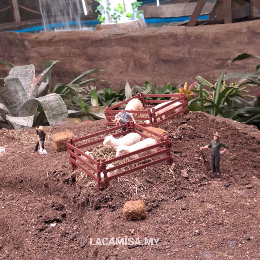 Other attractions in IOI City Farm are these creative miniatures