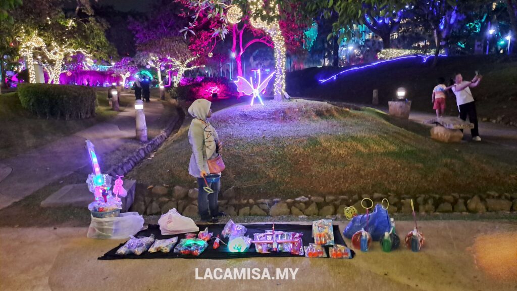 Improvements that can be made in Secret Garden Putrajaya is increasing the number of stalls selling snacks, drinks, ice cream, toys and other things to attract more visitors.