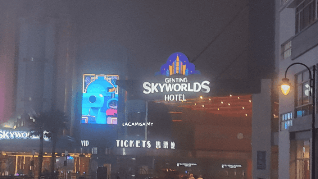 Genting SkyWorlds Hotel at night