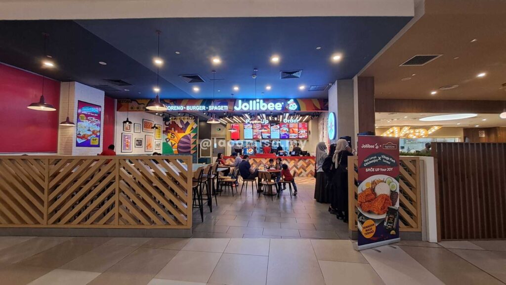 Visitors can find the Jollibee restaurant located in IOI City Mall here
