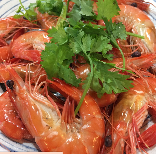 Mouthwatering prawn related dishes. Photo credited to : https://www.tripadvisor.com/Restaurant_Review-g660694-d1889010-Reviews-Bali_Hai_Seafood_Market-Penang_Island_Penang.html