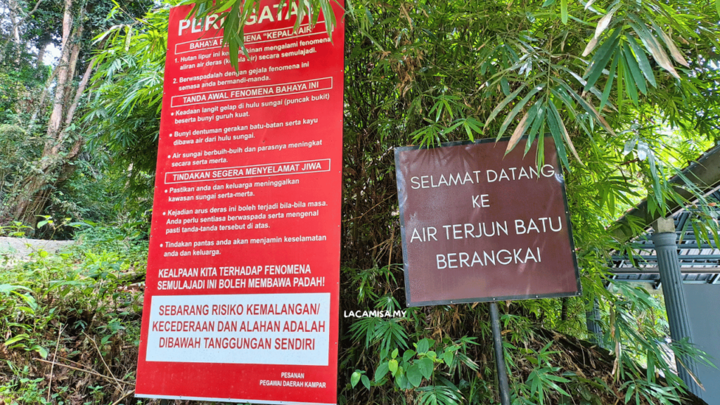 Visitors must be mindful of the water surge (Kepala Air) phenomenon when visiting Air Terjun Batu Berangkai