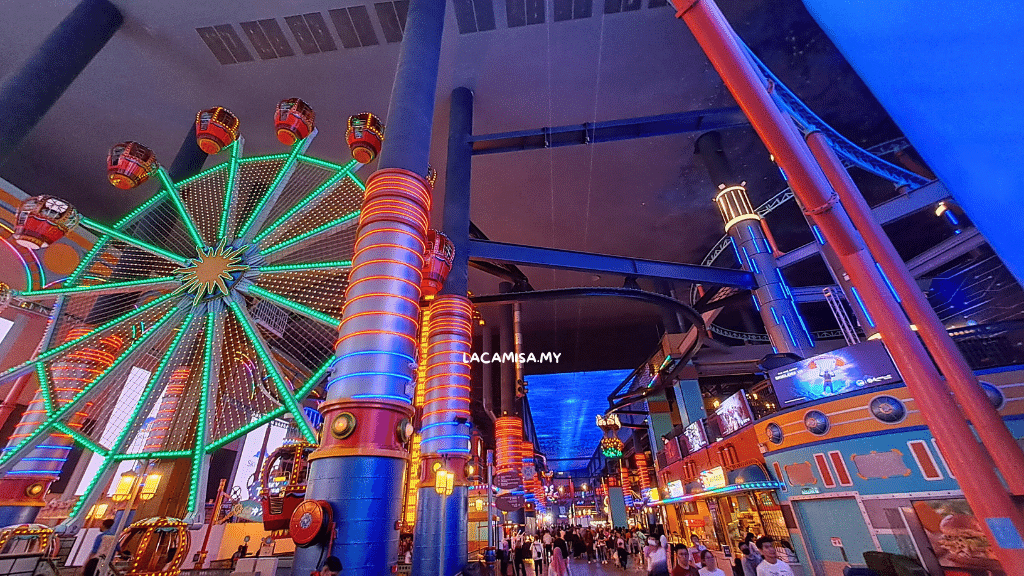 Genting Highlands Skytropolis is a famous indoor theme park frequently visited by locals and foreigners