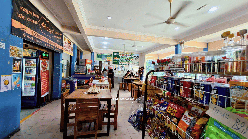 The small restaurant in Gunung Lang Recreational Park.
