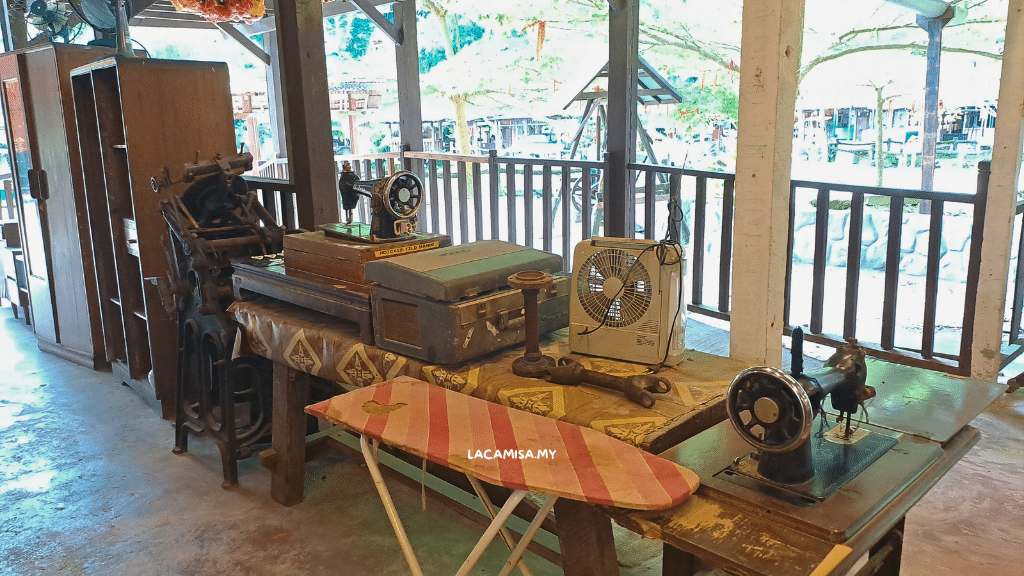 The antique sewing machine, will bring back the old memories of your mother's childhood.
