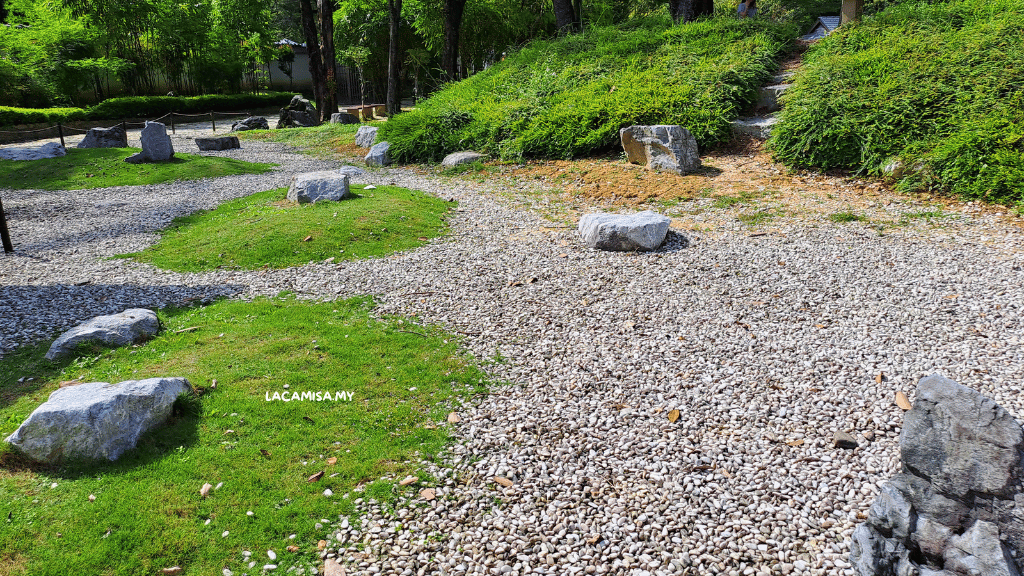 The pathways in Taman Ipoh Jepun are designed with rocks to mimic the style of a traditional Japanese garden.