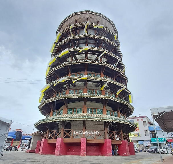 One of the best things to do in Perak is visiting the Leaning Tower.