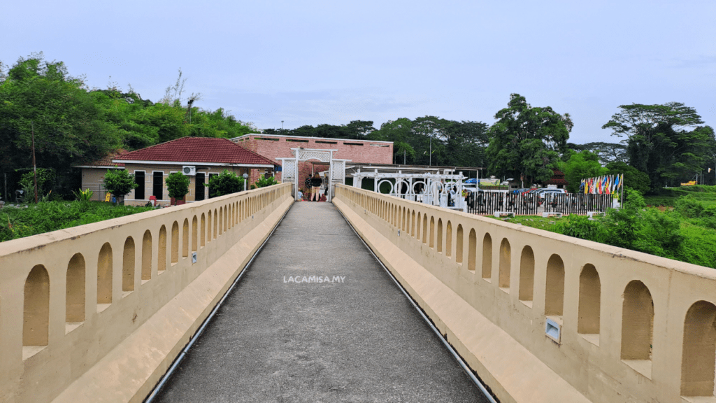 Visitors have to cross the bridge before getting to the entrance of the castle