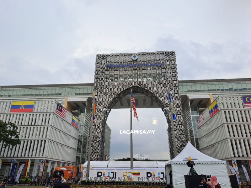 Putrajaya Open Day 2024 is held at Dataran Putrajaya