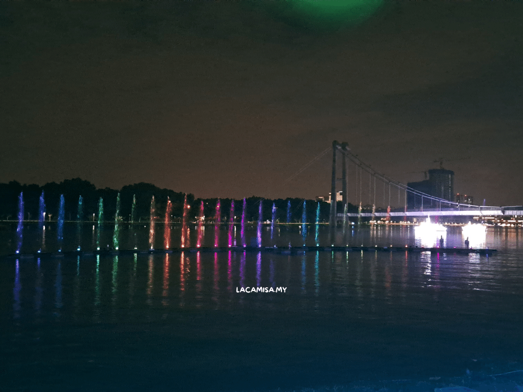 The rainbow colored water fountain during Festival Lentera Putrajaya 2024. 