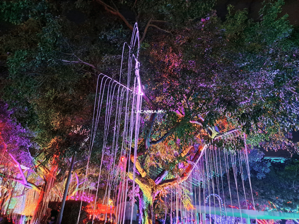 Tree of Life can be found after the entrance to Anjung Floria Putrajaya