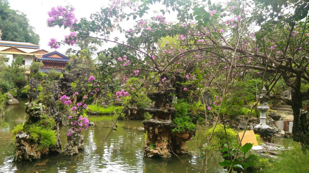 The beautiful gardens surrounding the cave, such a sight to behold! Photo credited to TripAdvisor.com. 