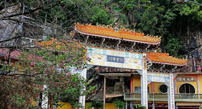 Sam Poh Tong Cave Temple, Ipoh, Perak