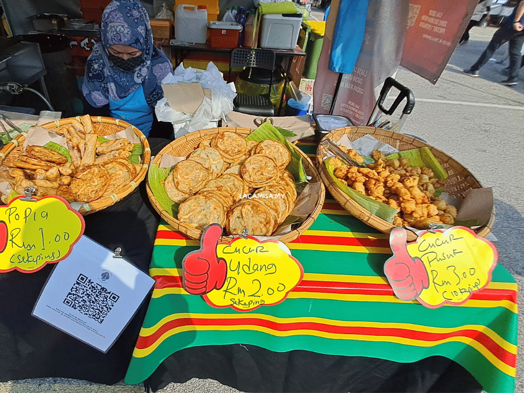 Traditional Malay dessers such as cucur udang and popia in Bazar Ramadhan Presint 3 Putrajaya