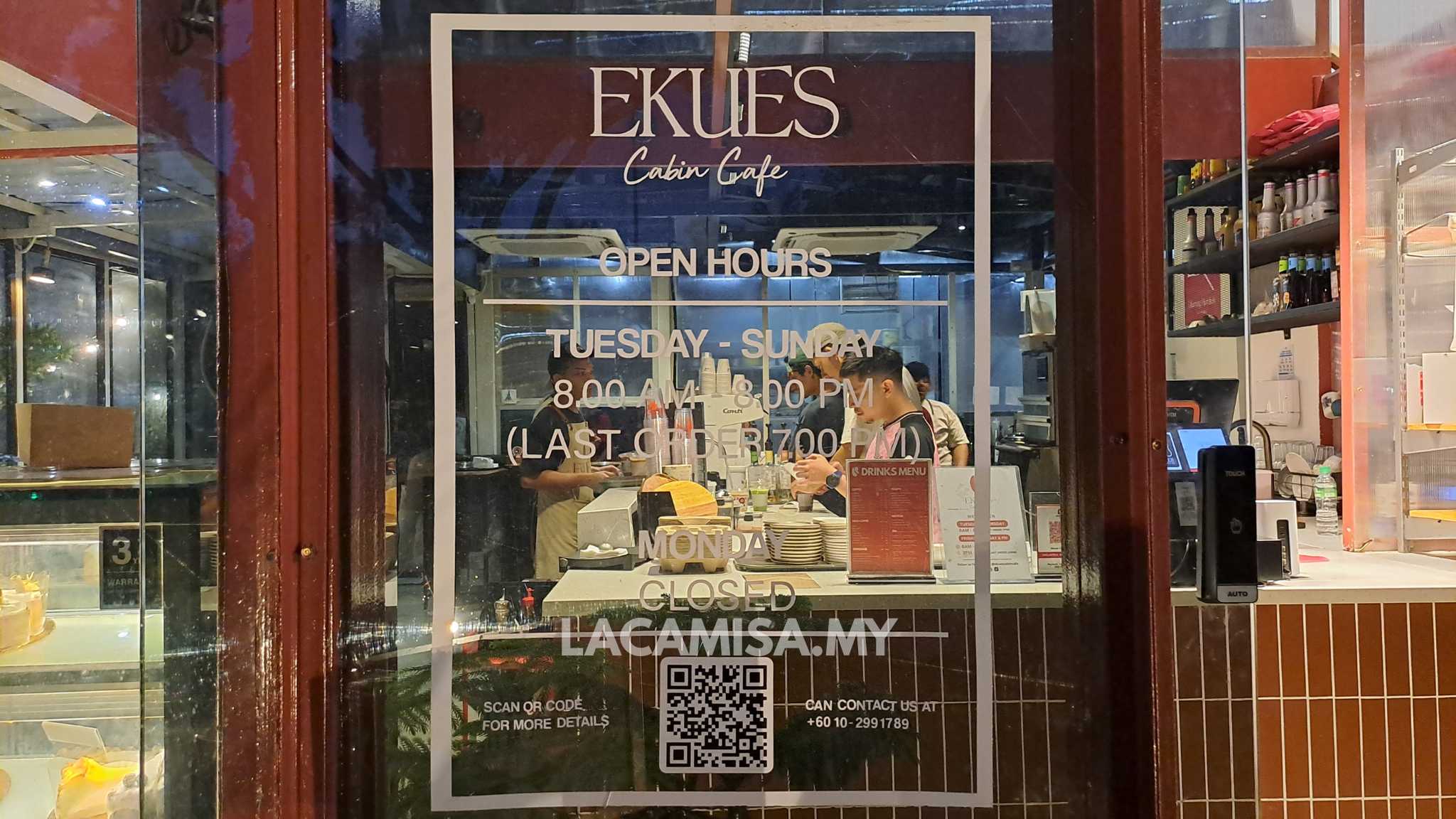 The cafe is closed on Monday