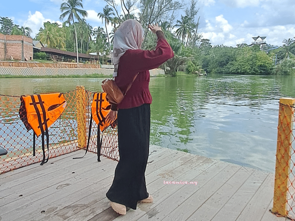 A'Famosa Safari Wonderland Melaka (Monkey Island Cruise_the lake)