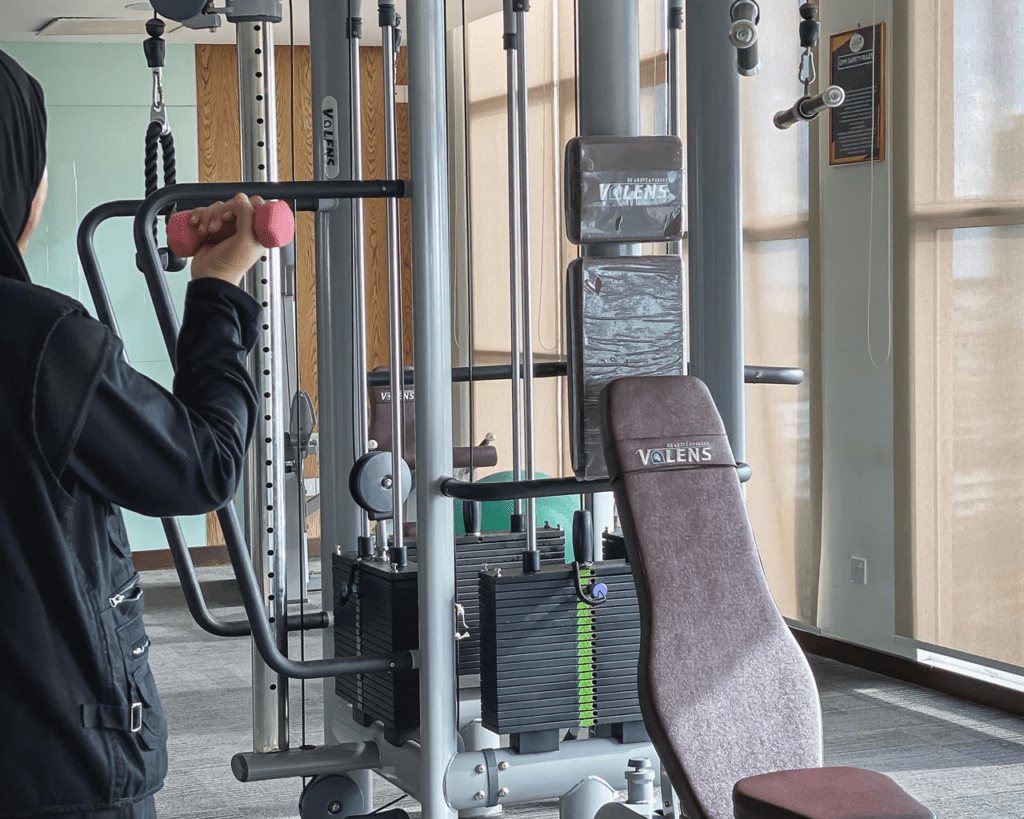 Paya Bunga Hotel Terengganu also features a gymnasium to keep the guests stay fit and active throughout their stay. Photo credited to : The Official Website of Paya Bunga Hotel Terengganu.