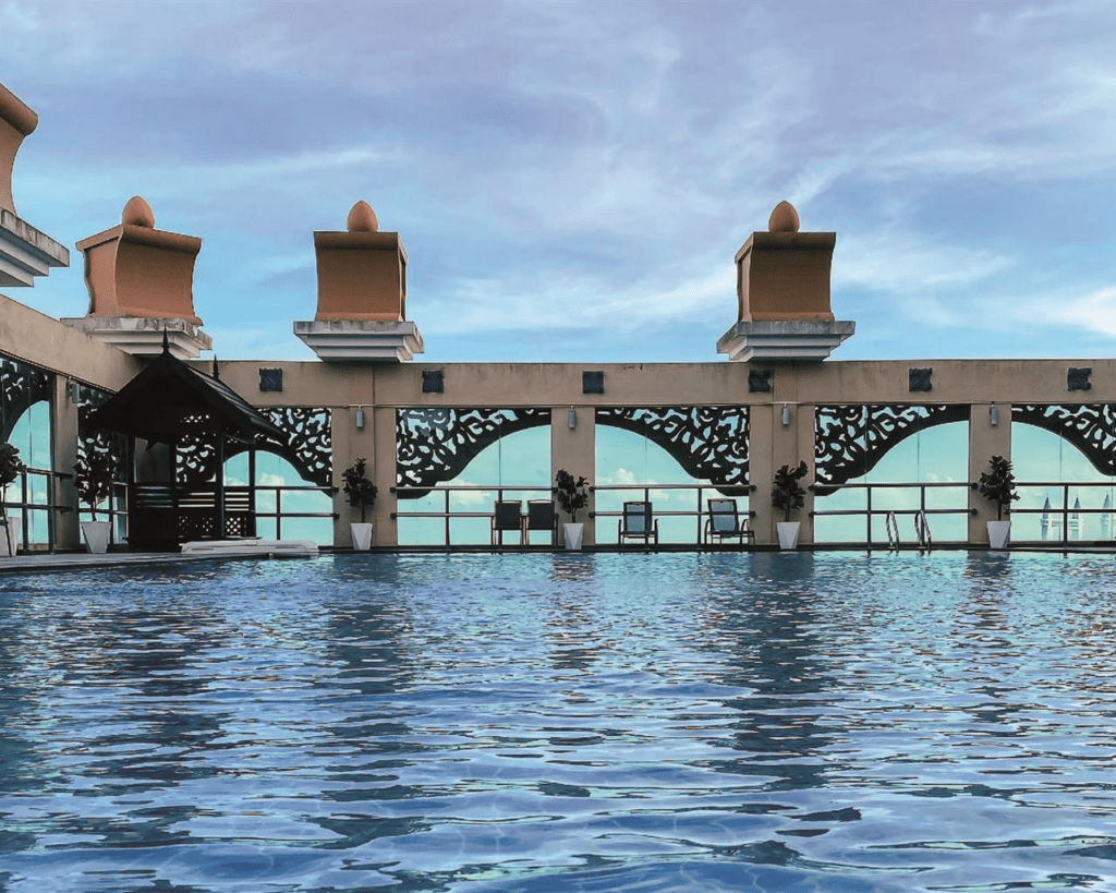 Swimming pool at Paya Bunga Hotel Terengganu. Photo credited to: The Official Website of Paya Bunga Hotel Terengganu