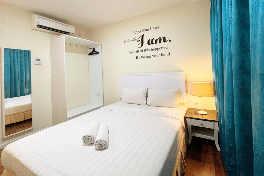 Standard Queen, from RM109 per night. (Photo credited to tyhotel.com.my).