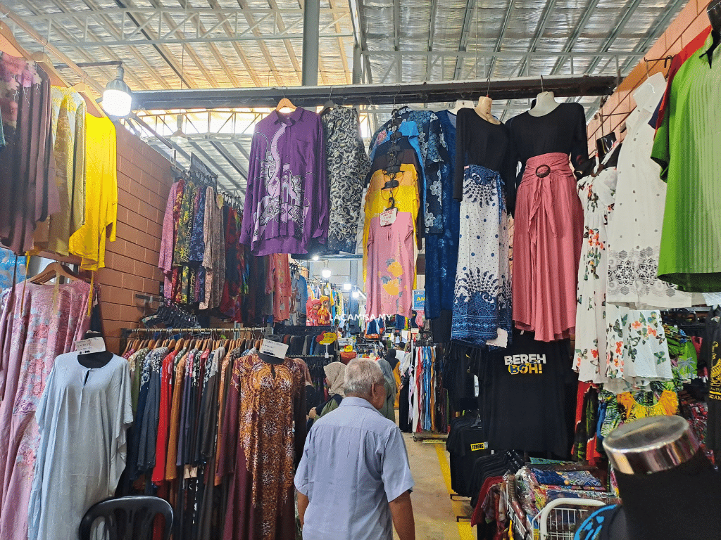 Besides batik, there are also many other clothings being sold here such as skirts, blouse and shawls at a considerably good price.