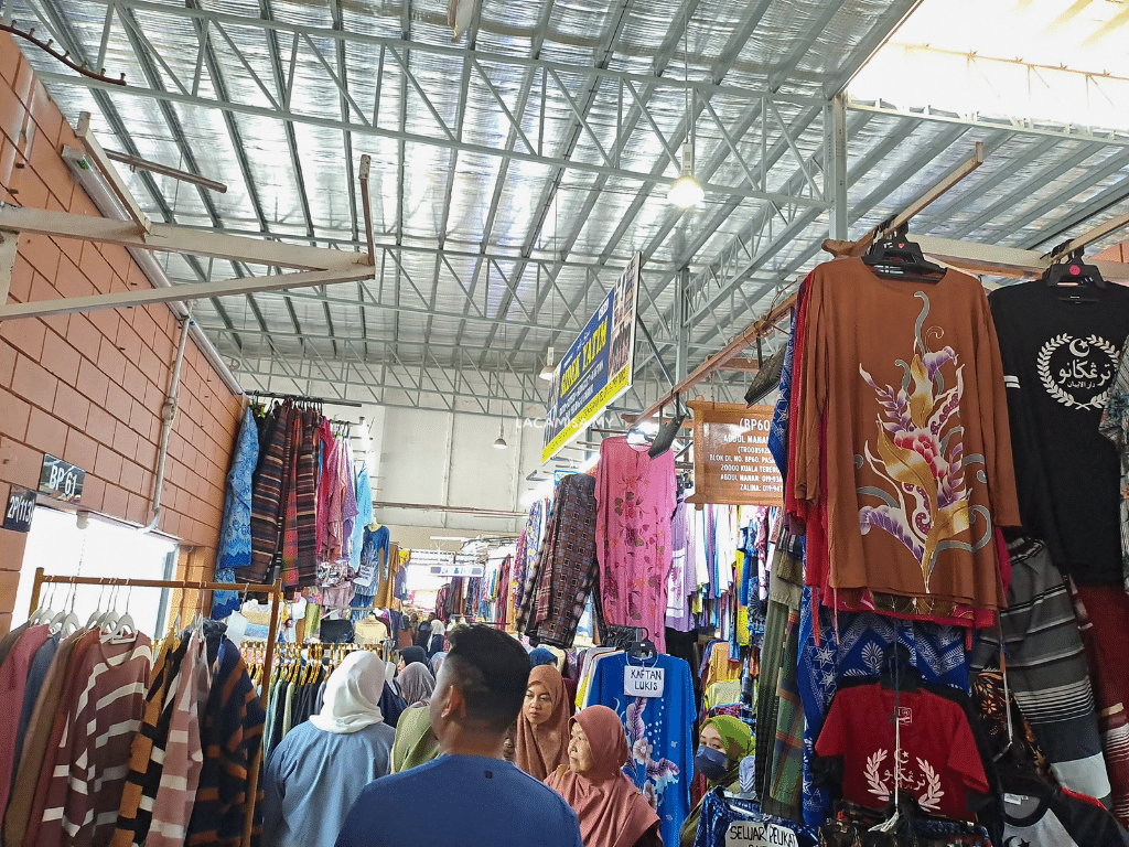 Many items are available to be bought as souvenirs.