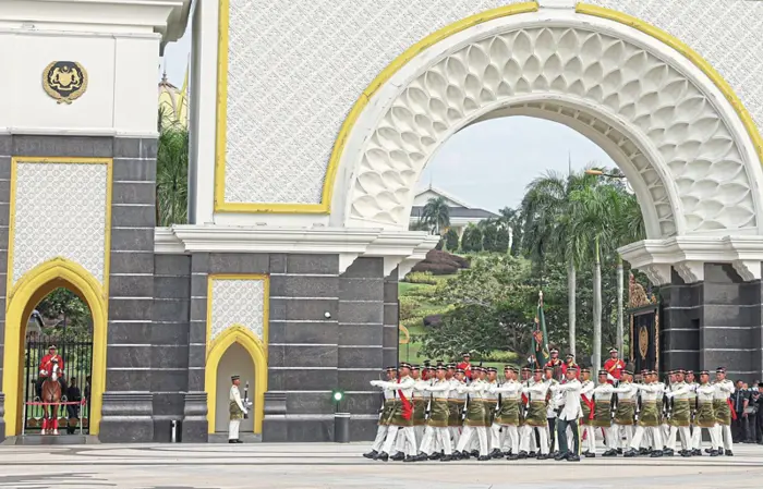 Changing of the guard ceremony in National Palace of Malaysia. Photo credited to: thestar.com.my