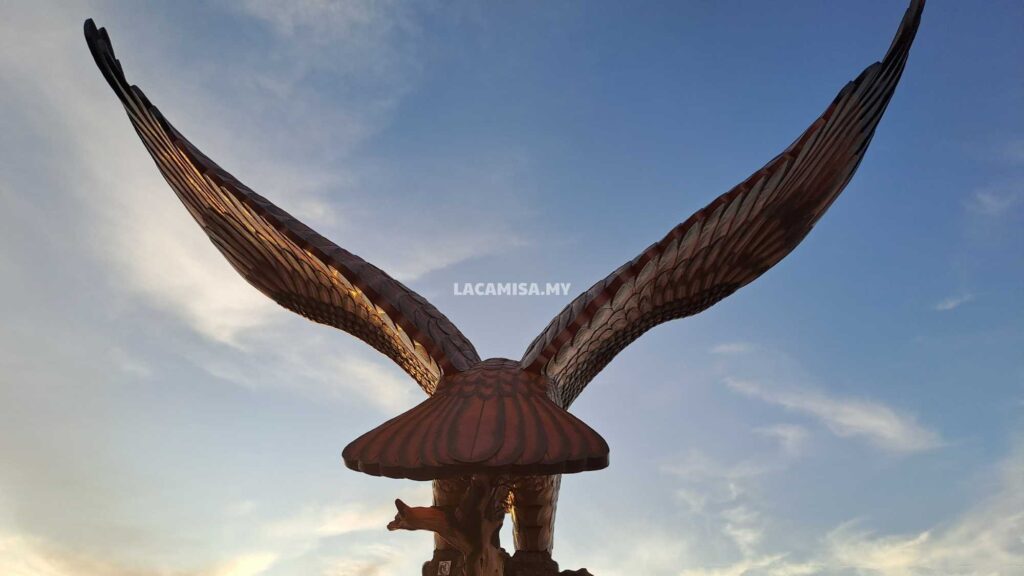 This is how the back view of Eagle statue looks like