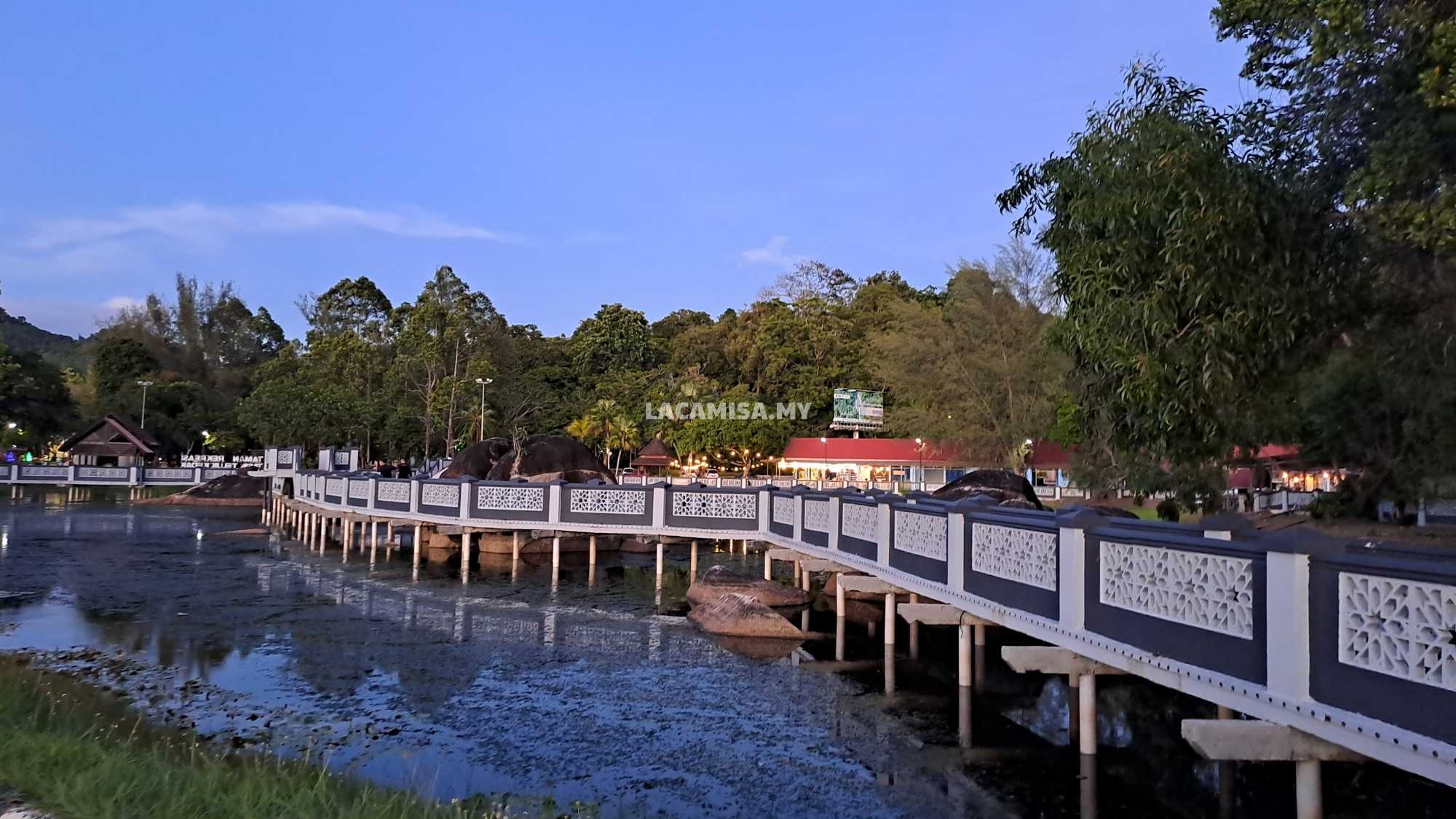 The floating bridge