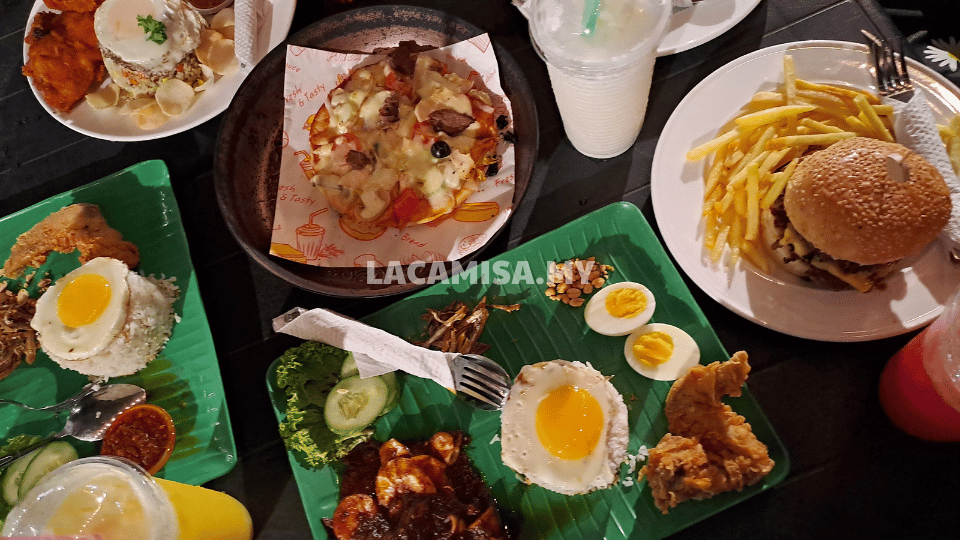 Western and Malay culinary experiences by the shores of Cenang Beach.