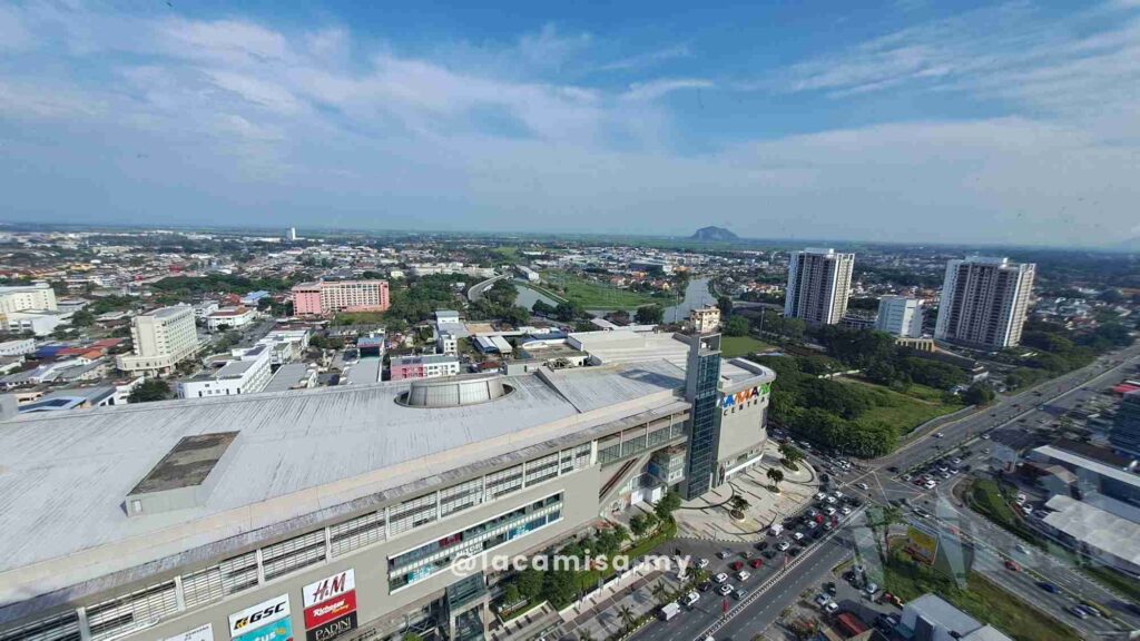 The surrounding views from level 3 where you can spot Aman Central shopping mall from atop.