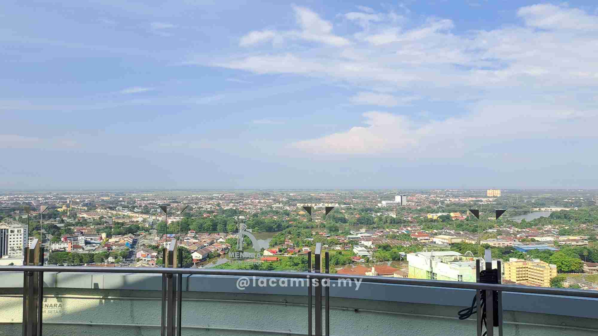 The magnificent views of Alor Setar City from the sky deck