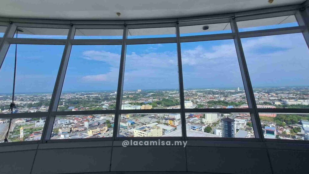 After that, you’ll take a smaller elevator up to the open-air sky deck. Just keep in mind it can get a little noisy during the ride.
