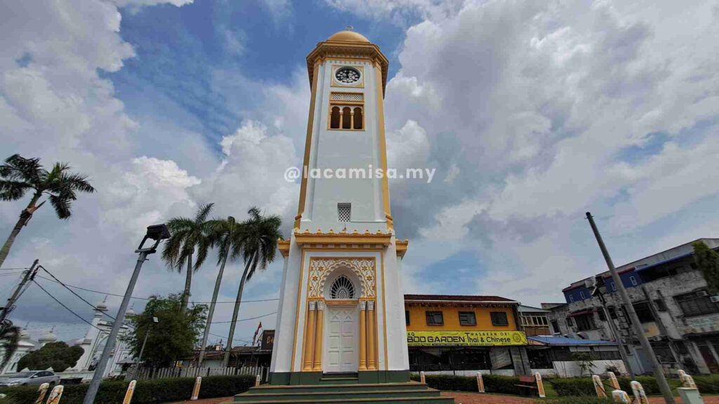 The Clock Tower in Alor Setar, Kedah is conveniently located near several other historical attractions.