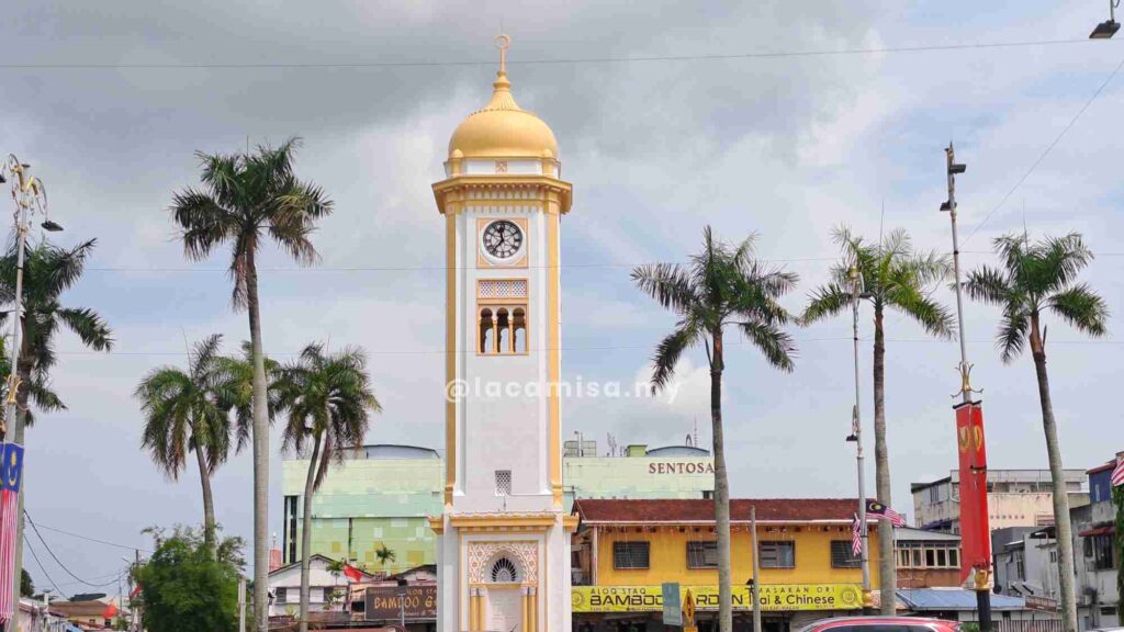 The big Clock Tower in Kedah is a historic landmark that stands as a symbol of the state’s cultural and architectural heritage.