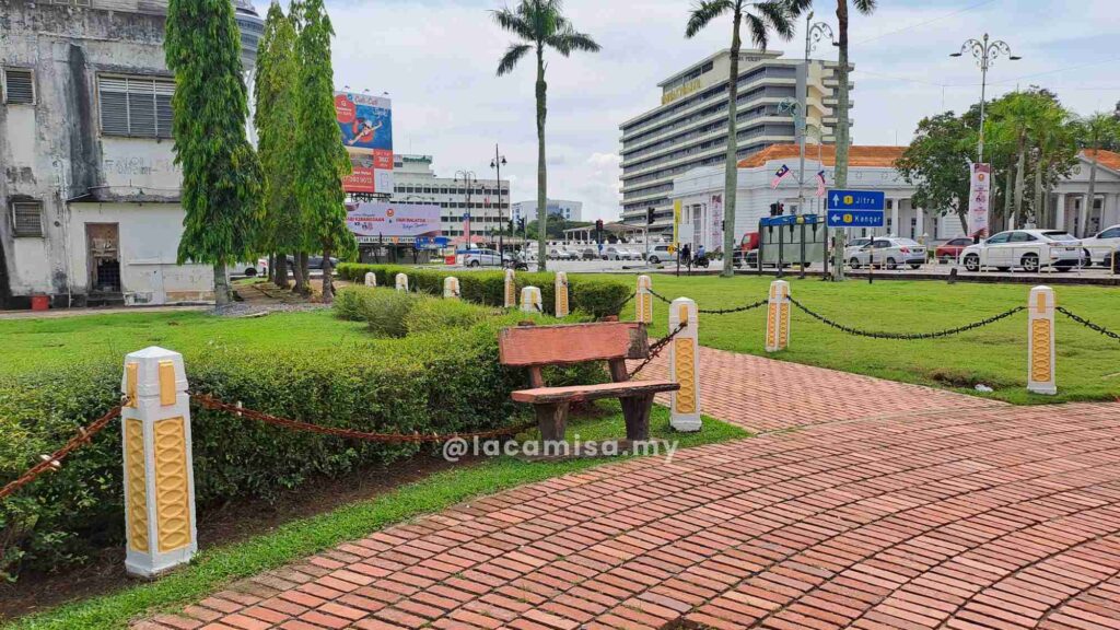 The surrounding areas of Bangunan Jam Besar.
