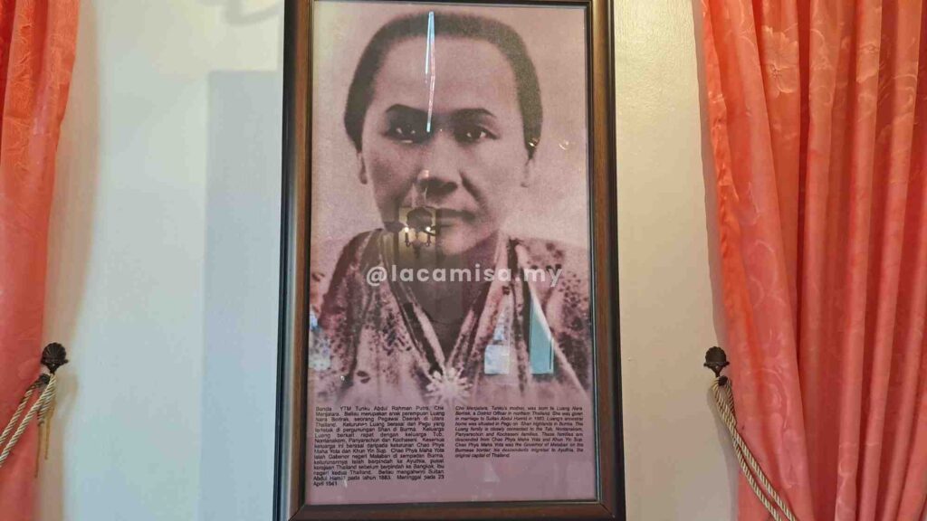 Che Menjalara, the mother of Tunku Abdul Rahman.