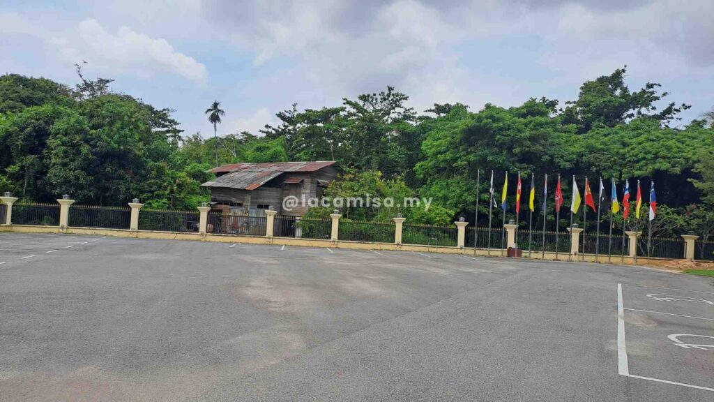 Ample parking areas available in Rumah Merdeka, Alor Setar, Kedah.