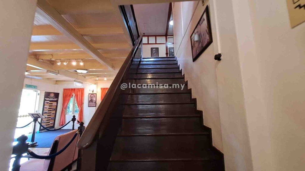 The wooden stairs leading to the upper floor remain strong and well-preserved until today.