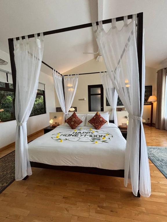 Ambong-Ambong Rainforest Retreat (Booking.com)