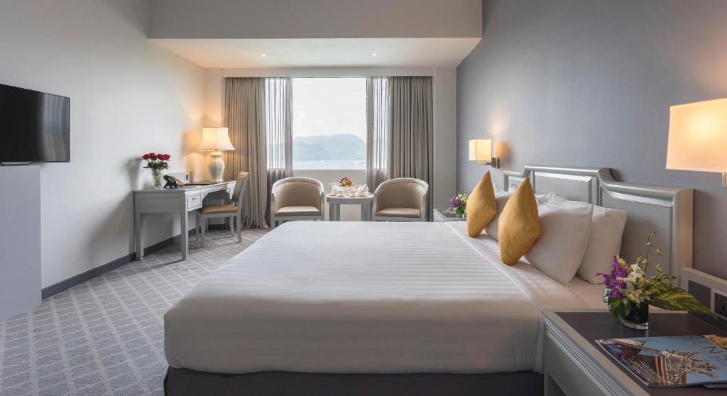 Comfortable hotel rooms at Bayview Hotel Langkawi (Image credited to Booking.com). 