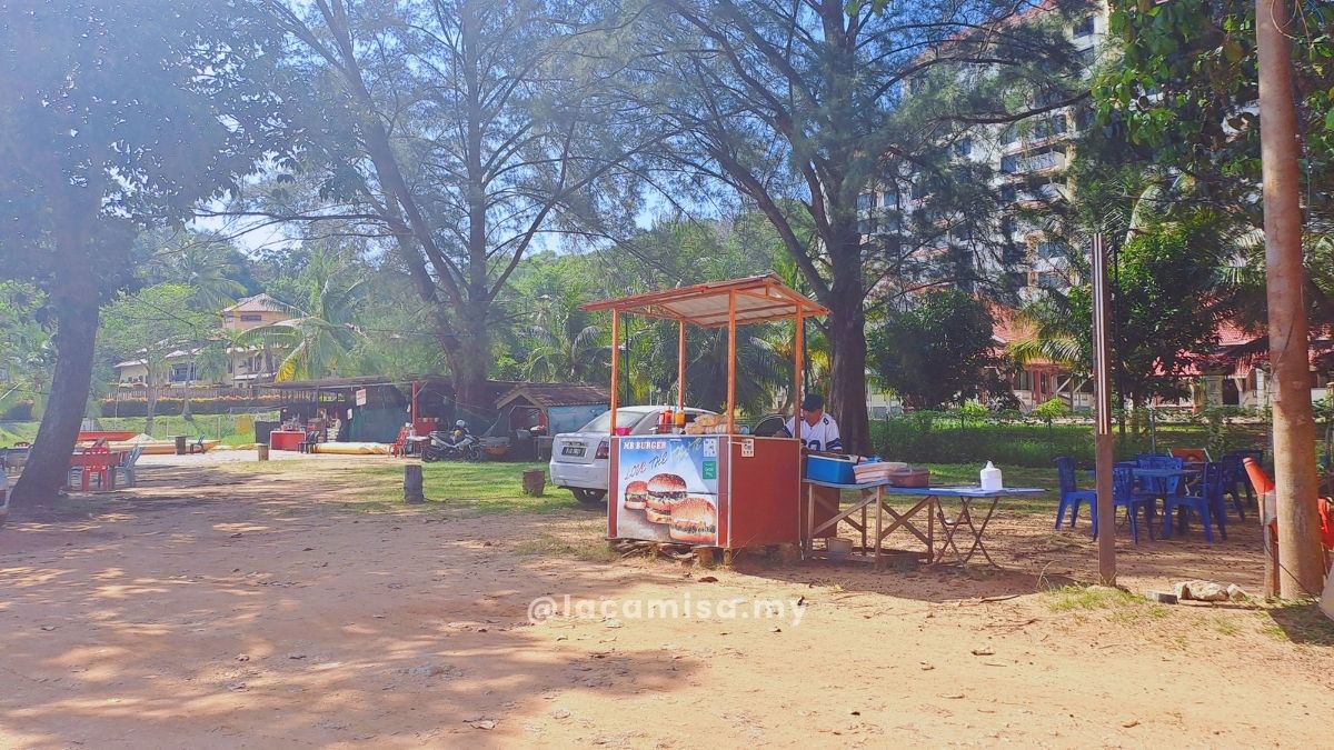 A quaint burger stall operated by local vendors.